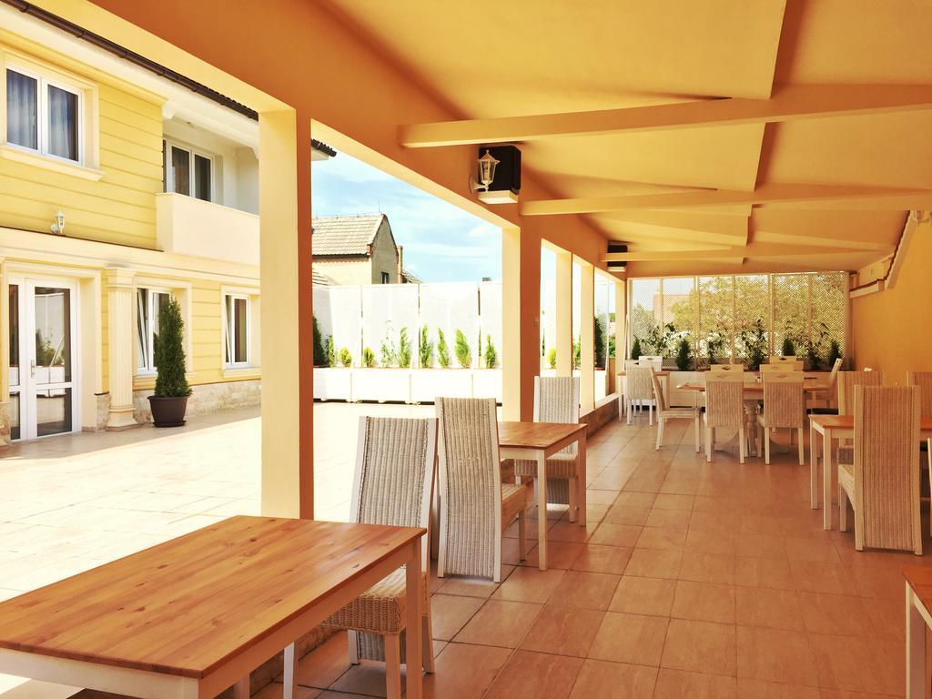 Boutique Hotel Diama Mratín Екстериор снимка